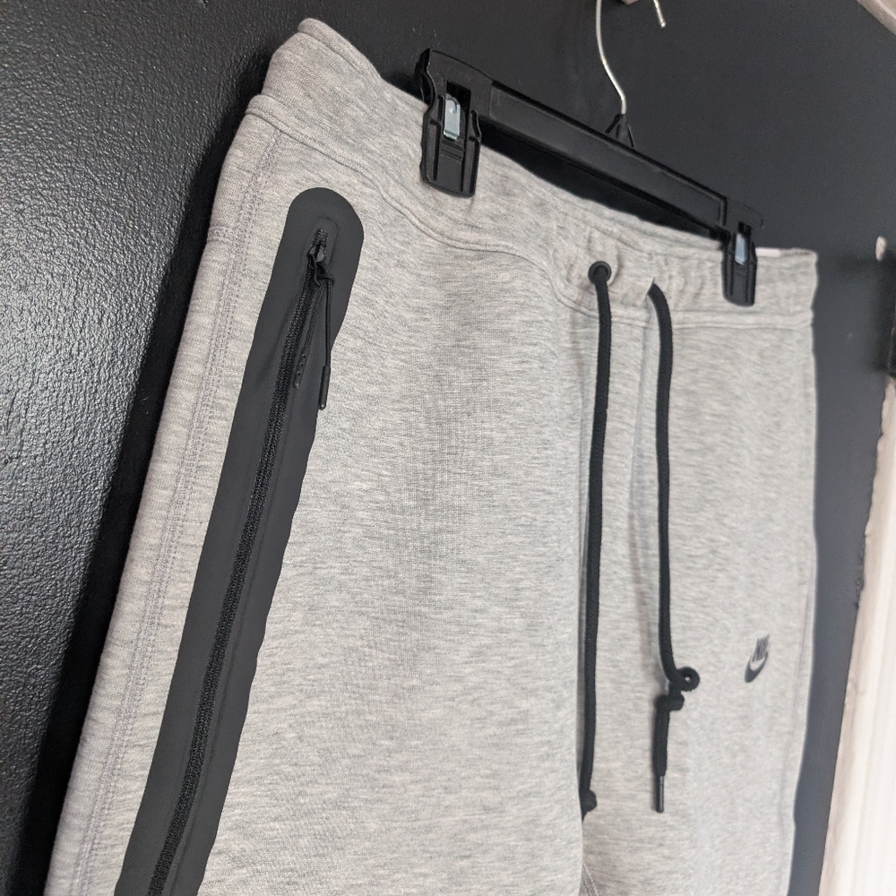 Nike Tech Joggers Nike Joggers Sweatpants Gray Men's BNWT - Picture 5 of 16